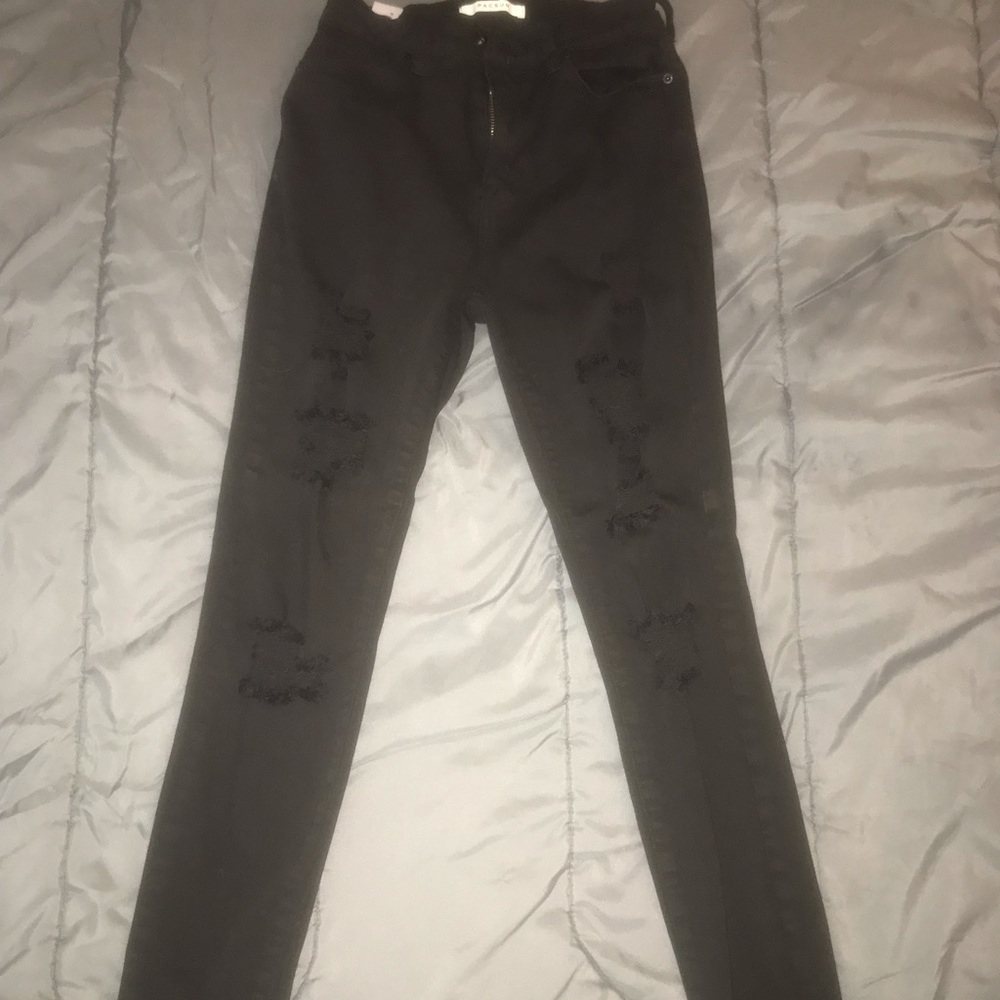 Pacsun distressed skinny high-rise jegging. Black like new, size 25